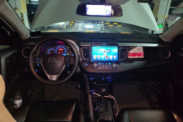 Used Toyota RAV4 2016 2.0L CVT Two-Wheel Drive Fashion Edition China V Standard