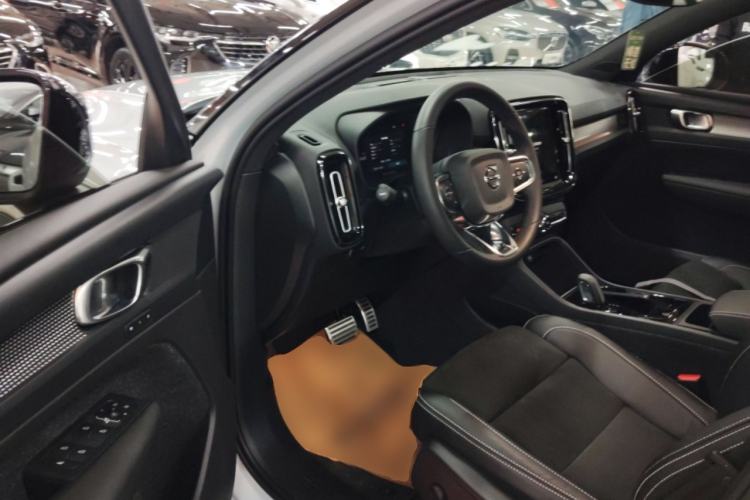 Used Volvo XC40 New Energy 2022 Four-Wheel Drive High-Performance Version Driver Seat