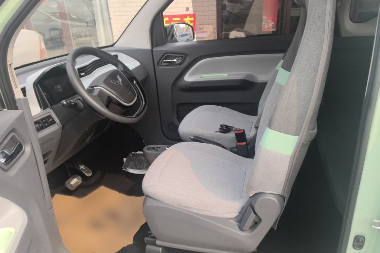 Used Wuling Hongguang MINIEV 2021 Macaron Premium Model – Lithium Iron Phosphate Interior 2