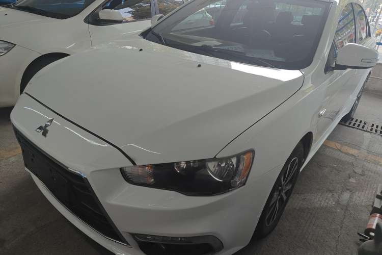 Used Mitsubishi Lancer EX 2015 1.8L CVT ZhiShang Edition China IV Standard