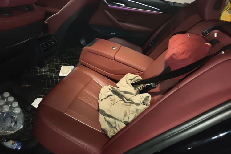 Used BMW 5 Series 2022 Restyled 530Li Leading Edition M Sport Package Left Rear Seat