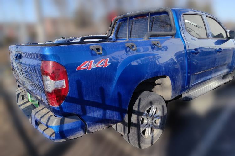 Used SAIC MAXUS T60 2022 5th Anniversary Edition 2.0T Diesel Manual Transmission 4x4 High Ground Clearance Comfort Version Flat Cargo Bed