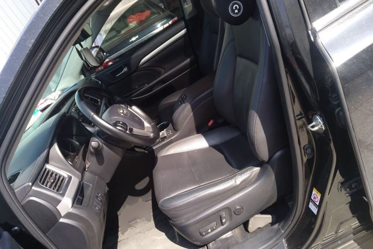 Used Toyota Highlander 2018 2.0T Two-Wheel Drive Luxury Edition 7 Seats China VI Standard
