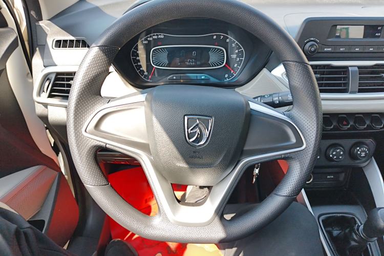 Used Baojun 510 2017 1.5L manual Comfort trim
