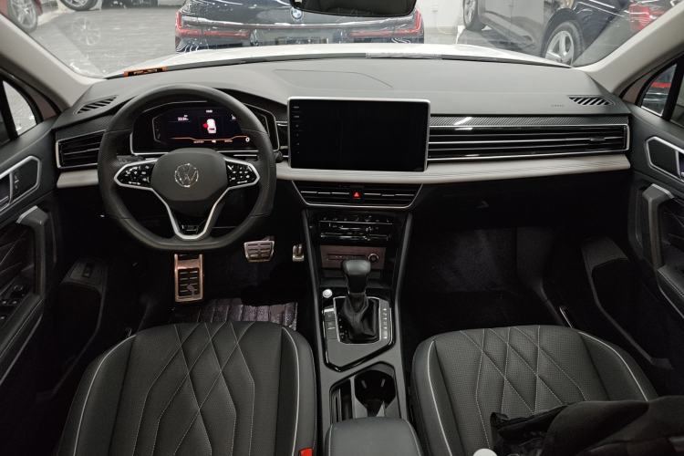 Used Volkswagen Tiguan L 2023 330TSI Automatic Two-Wheel Drive R-Line Enjoyment Edition
