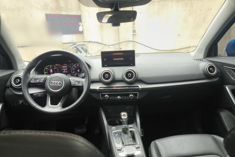 Used Audi Q2L e-tron 2019 Q2L e-tron Pure Electric Smart Enjoyment Model Center Console