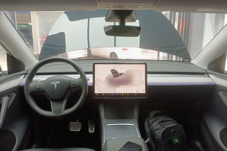 Used Tesla Model Y 2023 Rear-Wheel-Drive Version Center Console