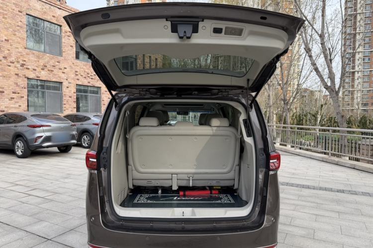 Used Buick GL8 2021 Land Cruiser Executive 652T Premium Model Trunk