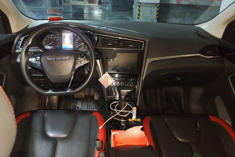 Used Venucia D60 2020 1.6L XL CVT Enjoyment Edition Center Console