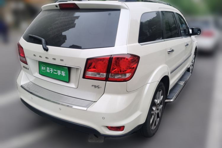 Used Dodge Journey 2013 2.4L Two-Wheel Drive Luxury Version
