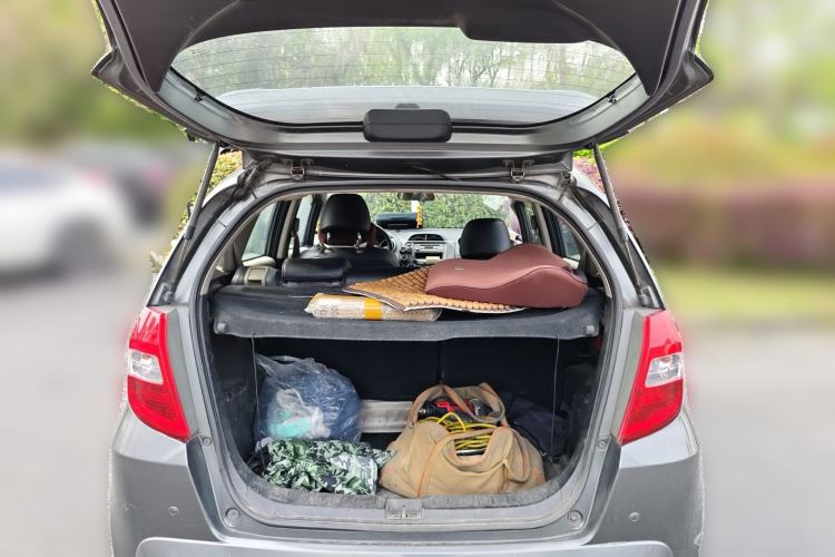 Used Honda Fit 2011 1.3L manual Comfort version
