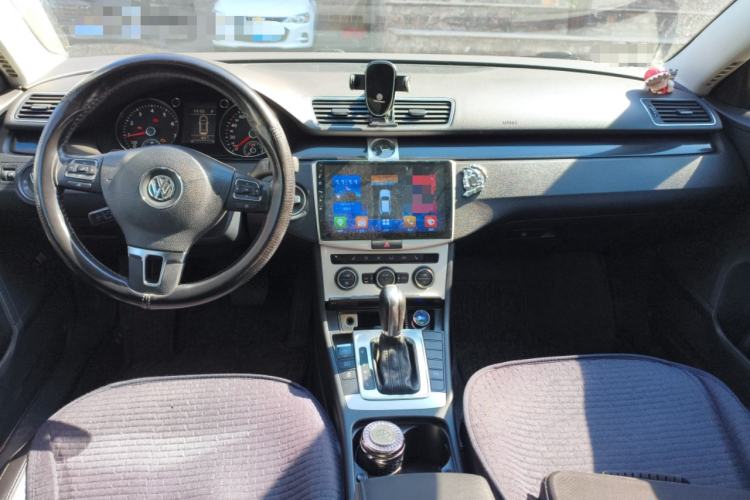 Used Volkswagen Magotan 2013 1.8TSI Premier Model Center Console