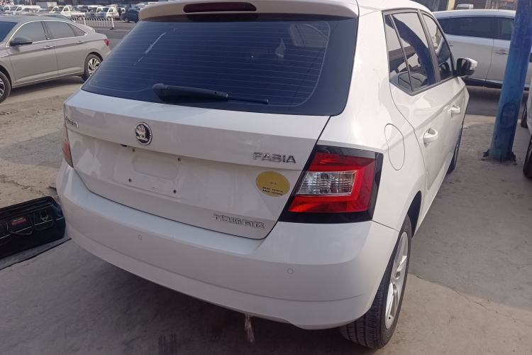 Used Skoda Fabia 2017 1.4L Automatic Car Enjoy Edition
