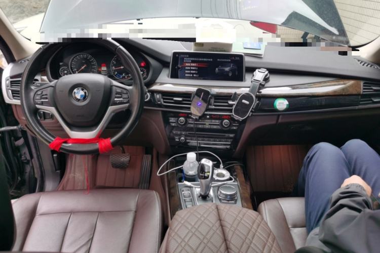 Used BMW X5 2017 xDrive28i Center Console