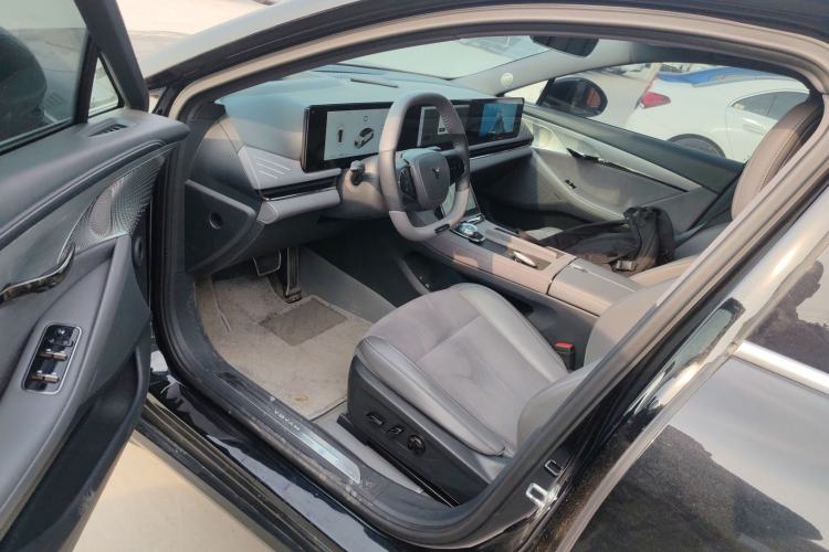 Used VOYAH PASSION 2024 PHEV Four-Wheel Drive Ultra-Long Range Flagship Model Driver Seat