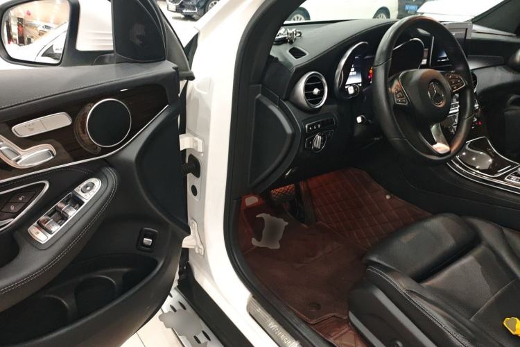 Used Mercedes-Benz GLC 2016 GLC 260 4MATIC Luxury Model
