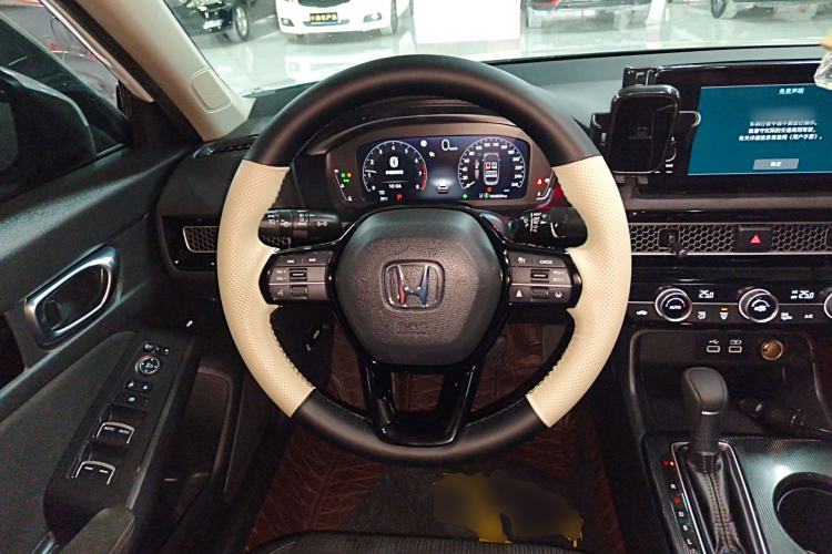 Used Honda Civic 2023 240TURBO CVT Dynamic · Center Stage Special Edition Steering Wheel