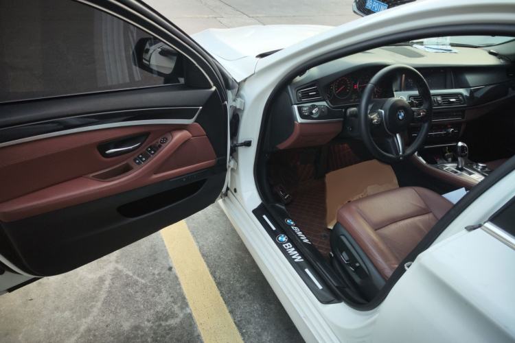 Used BMW 5 Series 2015 520i Elegant Edition
