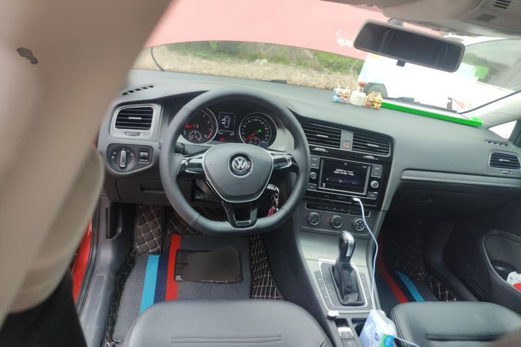 Used Volkswagen Golf 2014 1.6L Automatic Comfort Model Steering Wheel