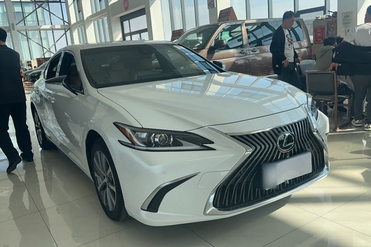 Used Lexus ES 2020 200 Excellence Edition Exterior 2