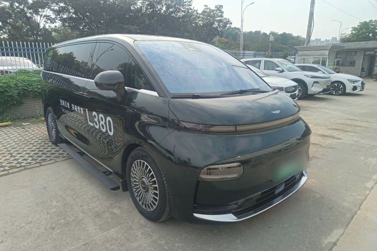 Used Geely Galaxy LEVC L380 2024 140-Degree 6-Seater All-Wheel-Drive Ultra