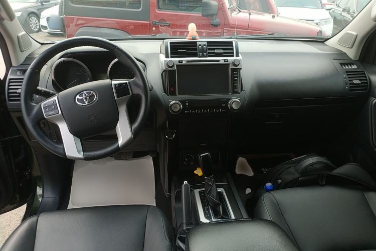 Used Toyota Prado 2015 2.7L Automatic Standard Edition Center Console