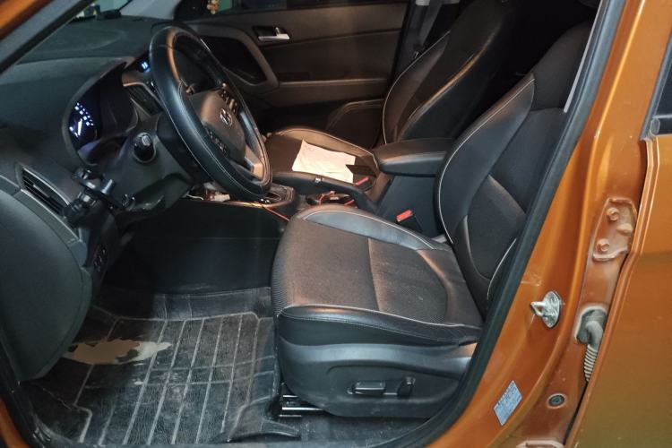 Used Hyundai ix25 2015 1.6L Automatic Two-Wheel-Drive Deluxe DLX Model
