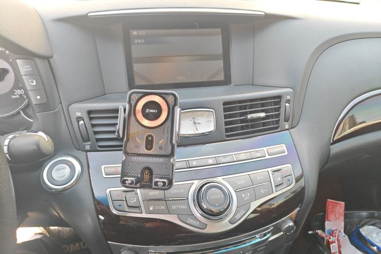 Used Infiniti Q70 2013 Q70L 2.5L Comfort Edition Audio And AC Panel