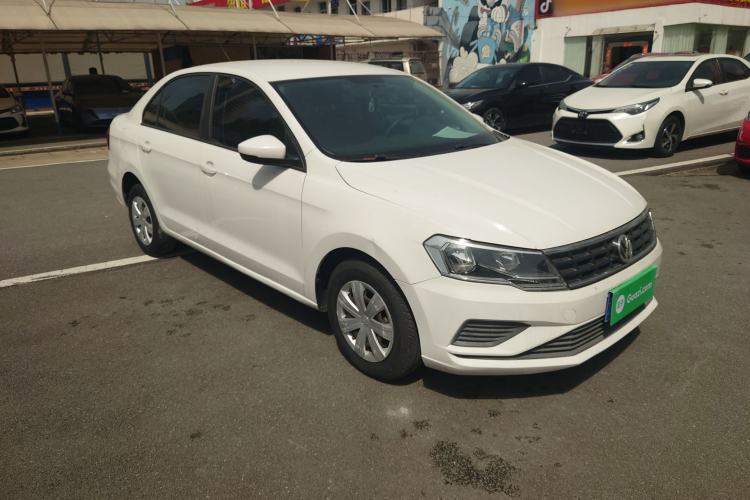 Used Volkswagen Jetta 2017 1.4L Manual Fashion Edition Front Right 45 Deg