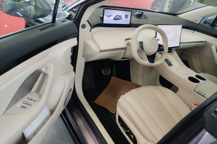 Used Hima Luxeed R7 2024 All-Electric 736 km Ultra
