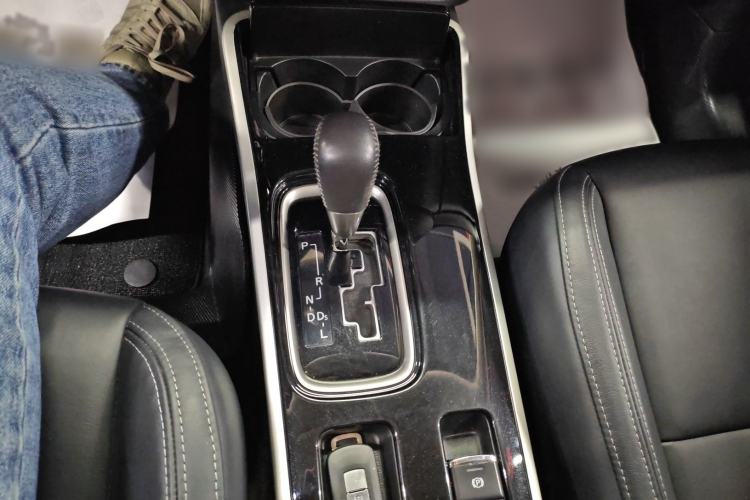 Used Mitsubishi Outlander 2019 2.0L Two-Wheel Drive Comfort Edition 5 Seats China VI Standard
