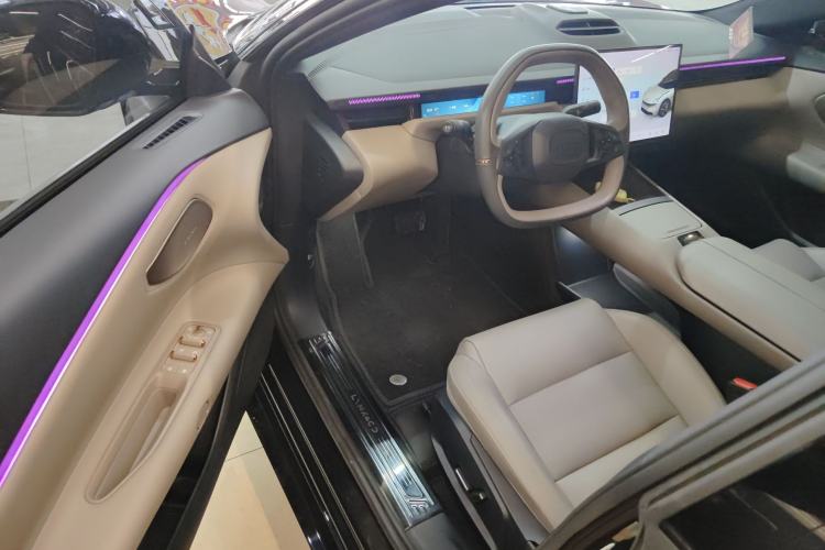 Used Lynk & Co Z10 2025 71 kWh 602 km Range Rear-Wheel Drive Pro