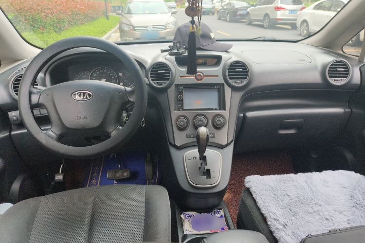 Used Kia Carens 2011 2.0L 7-Seater Automatic Standard Edition