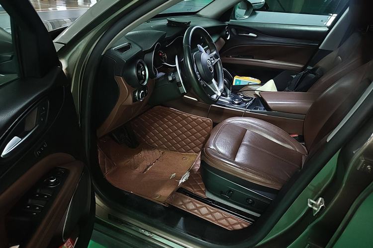 Used Alfa Romeo Stelvio 2017 2.0T 280HP Luxury Edition
