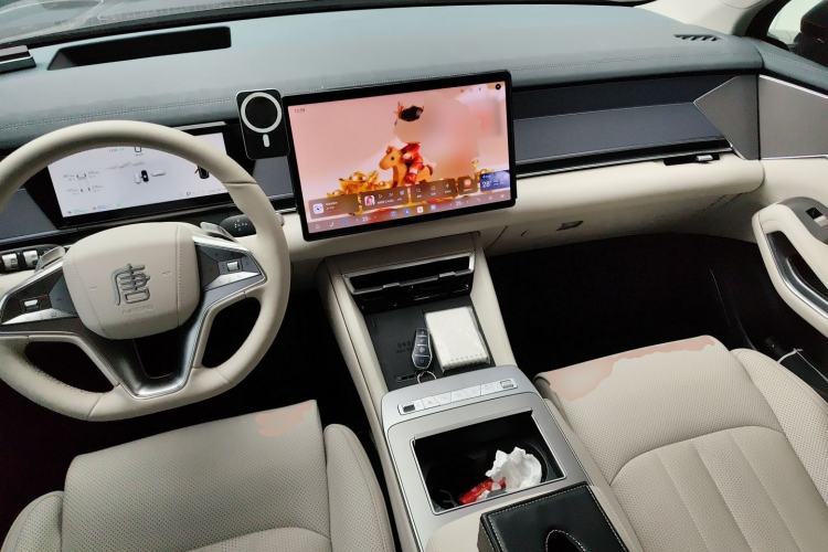 Used BYD Tang L 2025 DM 175KM Drone Player Edition Center Console