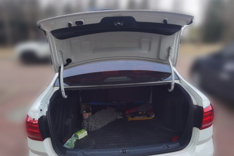 Used Volkswagen Lavida 2017 1.6L Automatic Comfort Edition Trunk