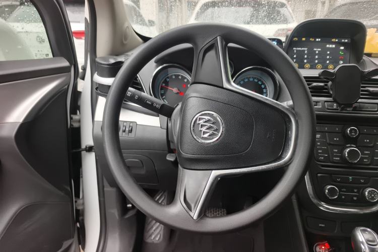 Used Buick Encore 2015 1.4T Automatic Two-Wheel Drive Urban Elite Version
