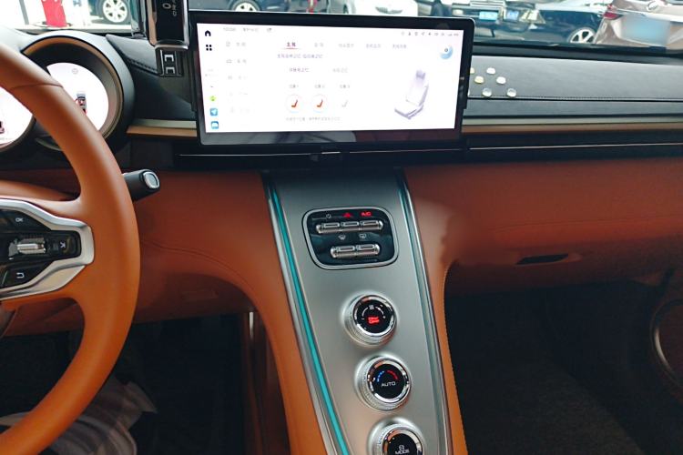 Used ORA Lightning Cat 2022 555 km Luxury Edition
