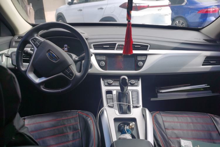 Used Geely Auto Emgrand X7 Sport 2018 1.8TD Automatic Two-Wheel Drive ZhiZun Model with 4G Connectivity
