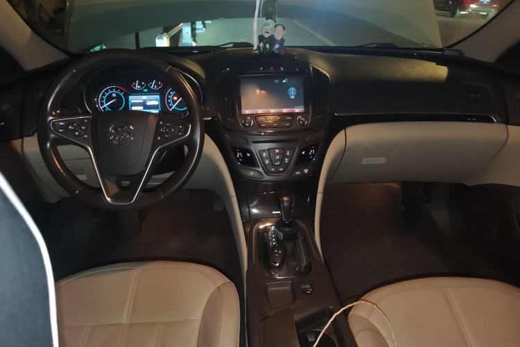 Used Buick Regal 2014 2.4L SIDI Elite Fashion Edition Center Console