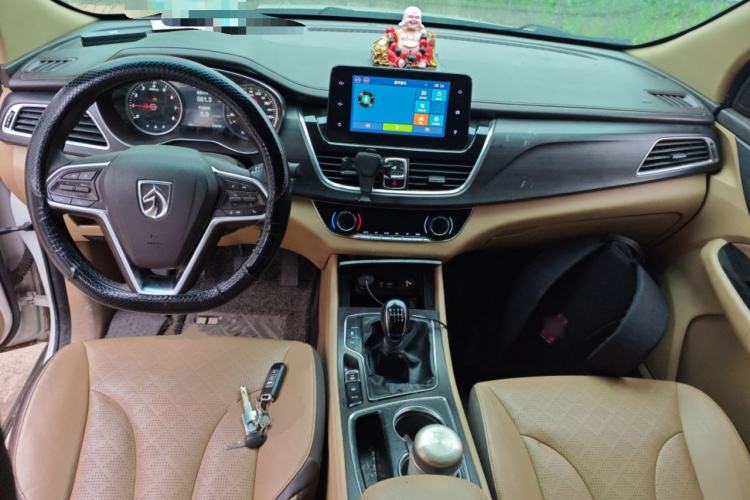 Used Baojun 730 2017 1.5T Manual Prestige Version 7 Seats
