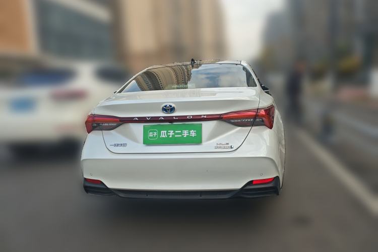 Used Toyota Avalon 2019 Dual-Engine 2.5L XLE Prestige Version China VI Standard