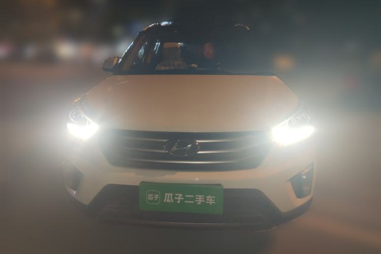 Used Hyundai ix25 2015 1.6L Automatic Two-Wheel-Drive Deluxe DLX Model
