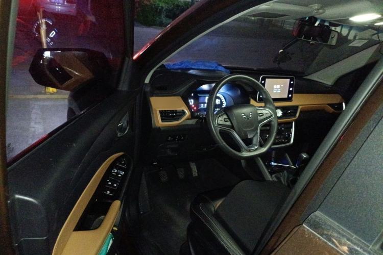 Used Wuling Hongguang S3 2018 1.5T Manual Luxury Model China V Standard
