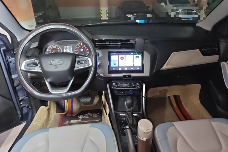 Used Chery Tiggo 3X 2022 PLUS 1.5L CVT Thrilling Red Date Edition II Center Console