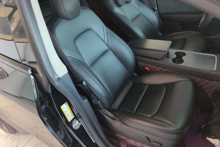 Used Tesla Model Y 2021 Standard Range Rear-Wheel Drive Version Right Front Seat