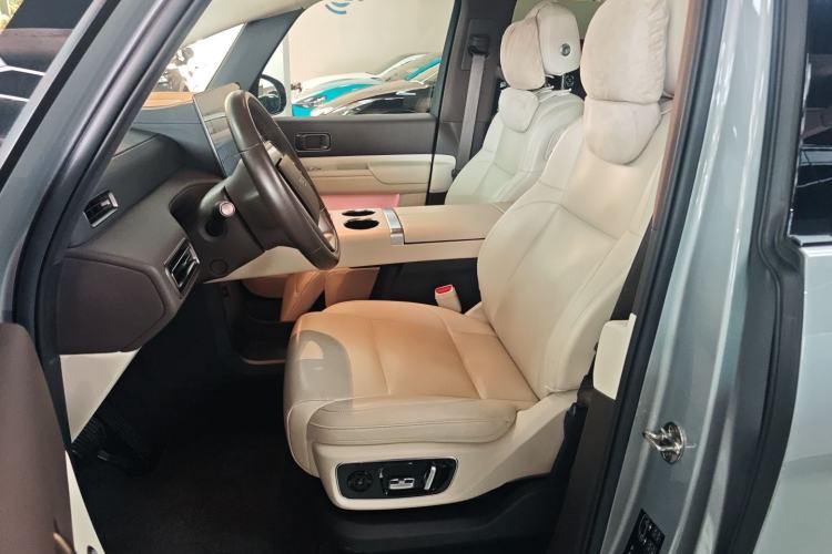 Used Li Auto MEGA 2024 Ultra Model
