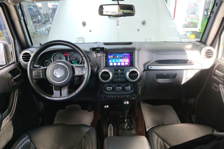 Used Jeep Wrangler 2017 3.0L Sahara Four-Door Comfort Edition
