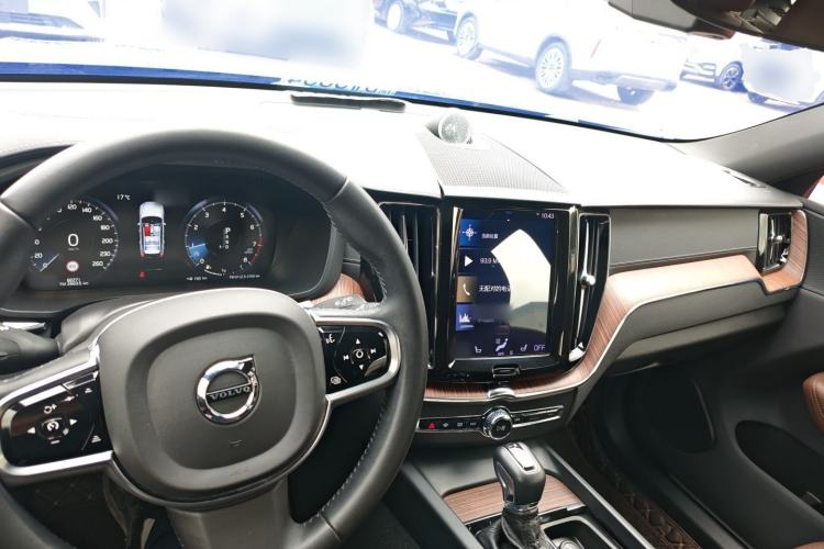 Used Volvo XC60 2021 T5 4x4 Smart Luxury Edition
