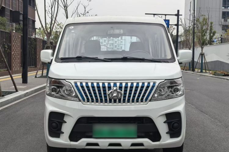 Used Chana Ruixing EM60 2023 All-Electric Coach 4525 mm Long Flat Roof with Rear-Hinged Doors 6 Seats 60 kW 38.7 kWh